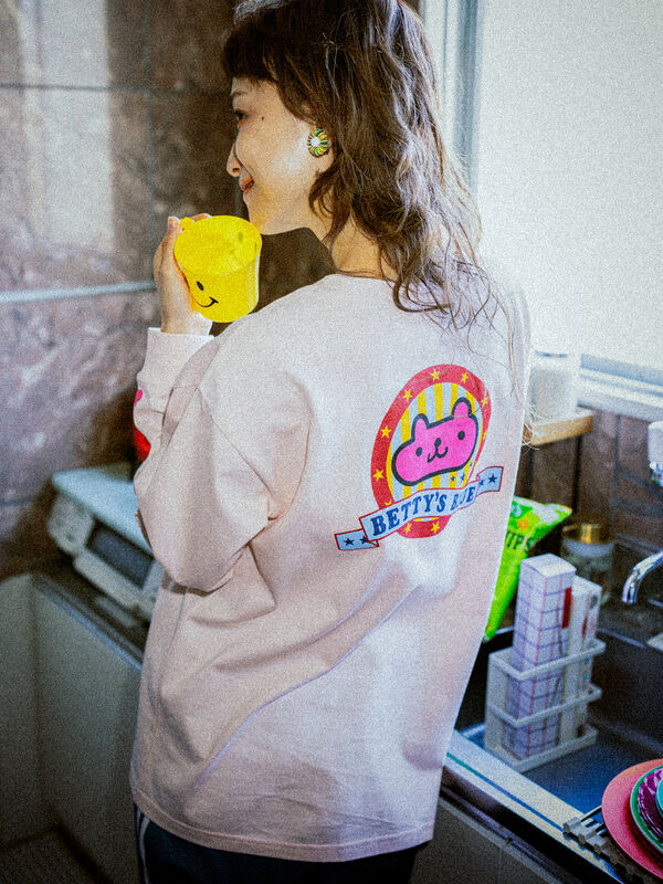 エイミーちゃん バックプリント ロンT（ピンク）｜BETTY'S BLUE（ベティーズブルー）通販