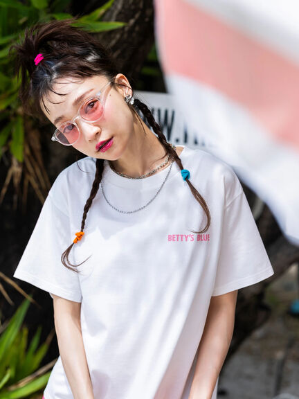 ショッパー柄 バックプリントTシャツ（ピンク/レッド/パープル）｜BETTY'S BLUE（ベティーズブルー）通販