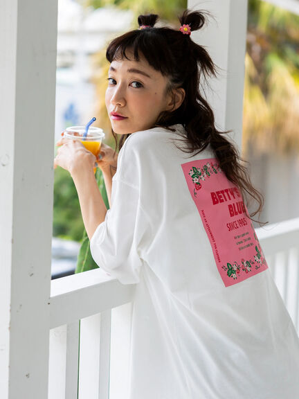 ショッパー柄 バックプリントTシャツ（ピンク/レッド/パープル）｜BETTY'S BLUE（ベティーズブルー）通販