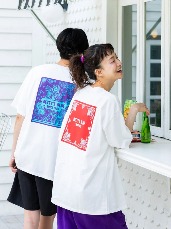 ショッパー柄 バックプリントTシャツ（ピンク/レッド/パープル