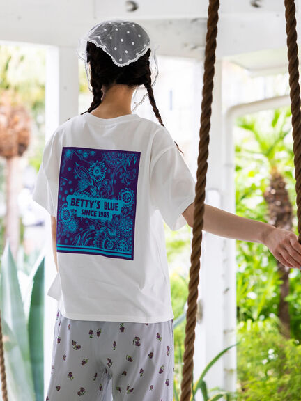 ショッパー柄 バックプリントTシャツ（ピンク/レッド/パープル）｜BETTY'S BLUE（ベティーズブルー）通販