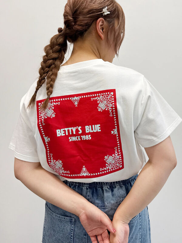 【12月スーパーSALE 15％OFF】 ショッパー柄 バックプリントTシャツ（ピンク/レッド/パープル トップス