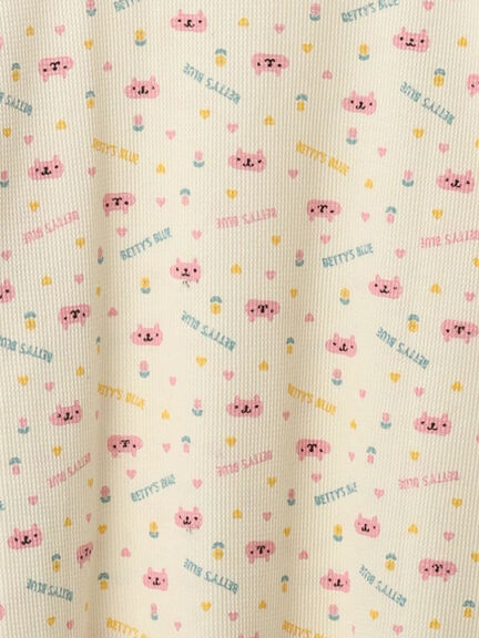 エイミーちゃん総柄プリント ワッフルT（クリーム）｜BETTY'S BLUE（ベティーズブルー）通販