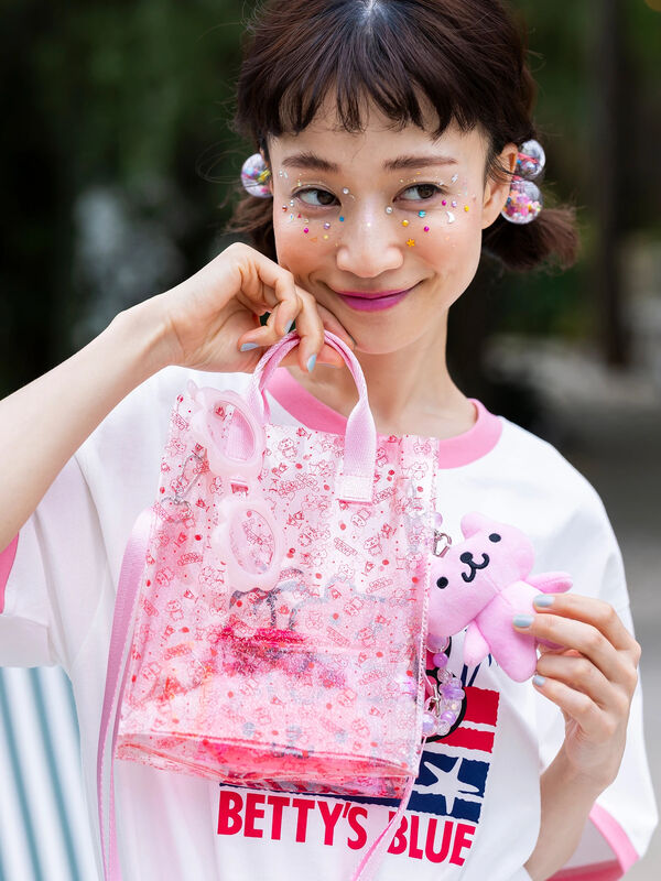 BETTY'S BLUE エイミーちゃん PVCショルダーバッグ　ティーズブルー セール】 エイミーちゃん PVCショルダーバッグ（ピンク/バッグ