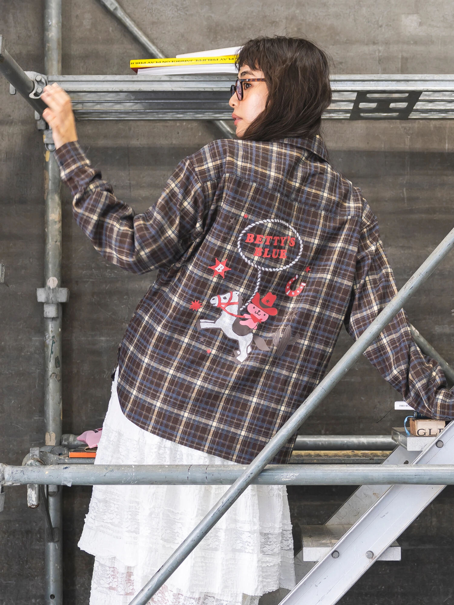 【美品】NORMA KAMALI チェック柄シャツ 薄手ジャケット y2k セール】 エイミーちゃん チェックシャツ（ダークブラウン/キャメル