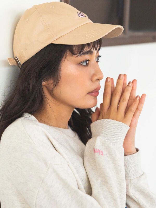 セール】 エイミーちゃん刺繍キャップ（ブラック/ベージュ