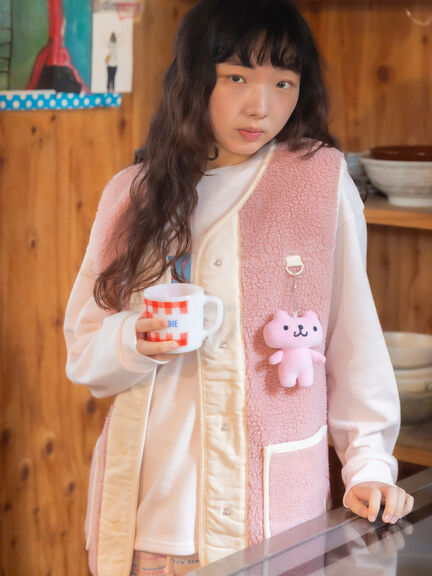 大人サイズ　フリース ベスト ベージュの熊柄　もこもこ　ふさふさ　暖かい　男女可 01_001-432.jpg