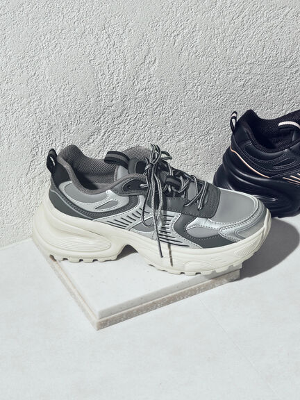 que shoes シルバー Now N43H Grey With Silver Sneaker 8548 - Head Start Shoes