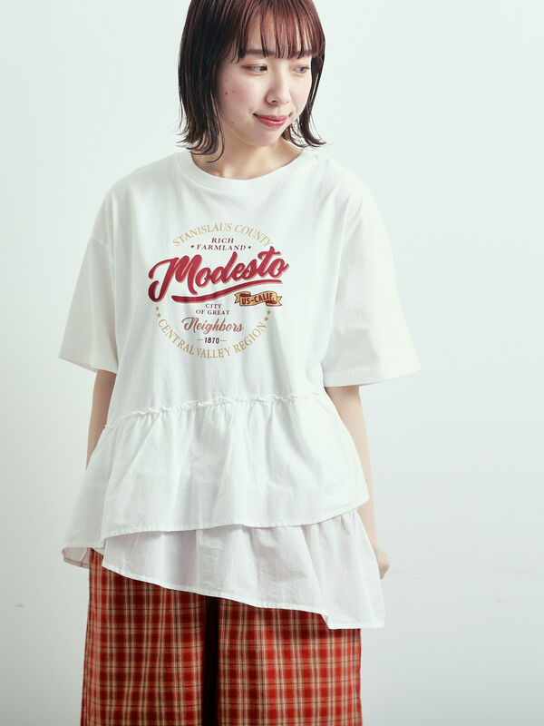 セール】 ピグメント加工ドッキングロゴプリントTシャツ（オフホワイト