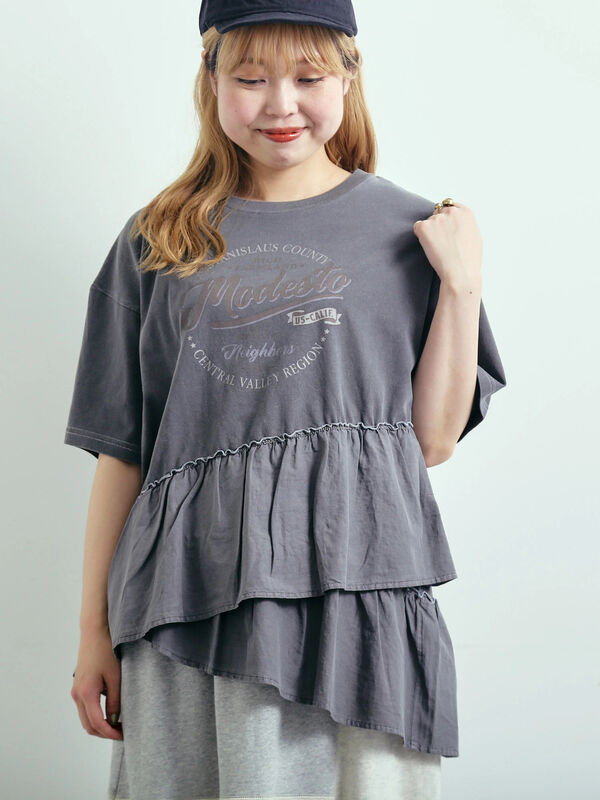 セール】 ピグメント加工ドッキングロゴプリントTシャツ（オフホワイト