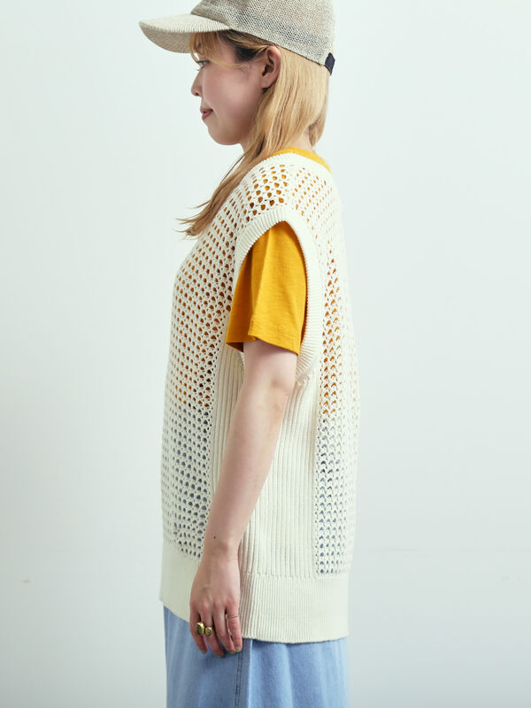 セール】 メッシュニットVネックベスト（オフホワイト/ブラック