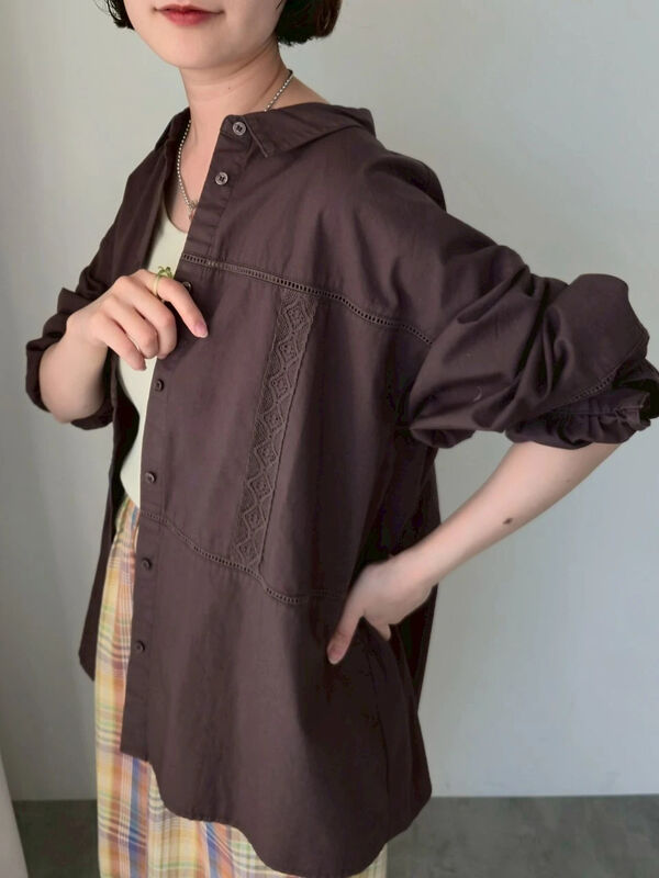 新品　サマンサモスモス　レースブロッキングシャツ　ピンクとチャコール セール】 レースブロッキングシャツ（チャコールグレー/ピンク