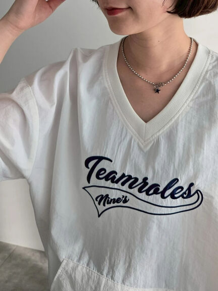 ロゴ刺繍Vネック布帛Tシャツ（オフホワイト/ネイビー/パープル）｜SM2（エスエムツー）通販