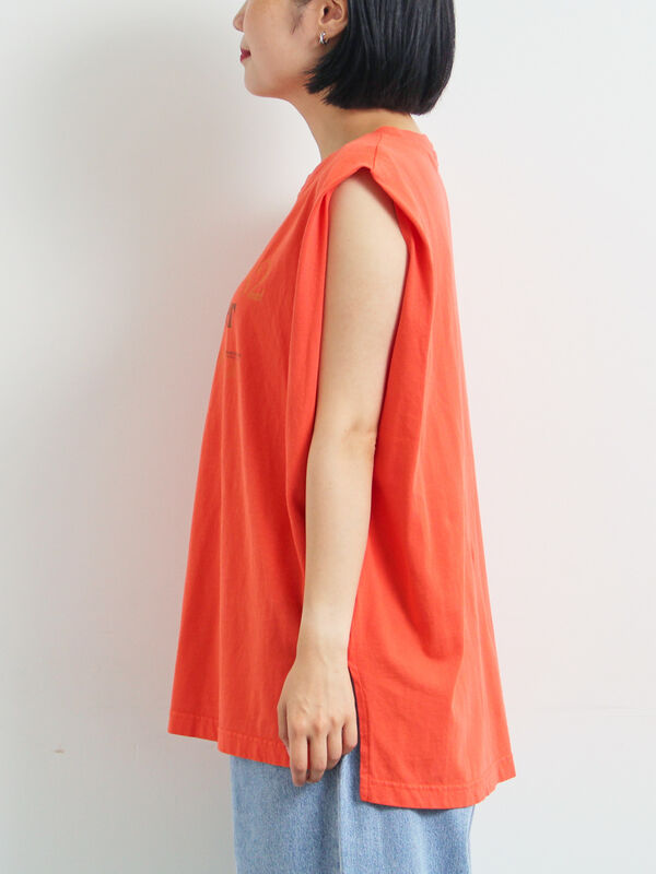 セール】 肩タックロゴプリントノースリーブ（オフホワイト