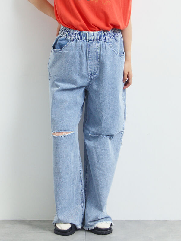 マサです セール】 ダメージデニムイージーパンツ（オフホワイト/サックス