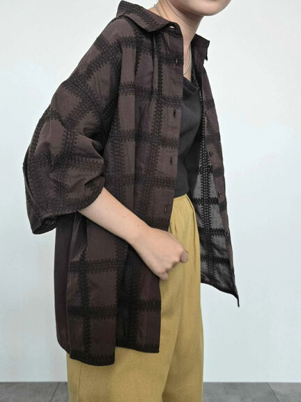 スクエア刺繍袖タックシャツ（オフホワイト/ブラック/ブラウン/サックスブルー）｜SM2（エスエムツー）通販