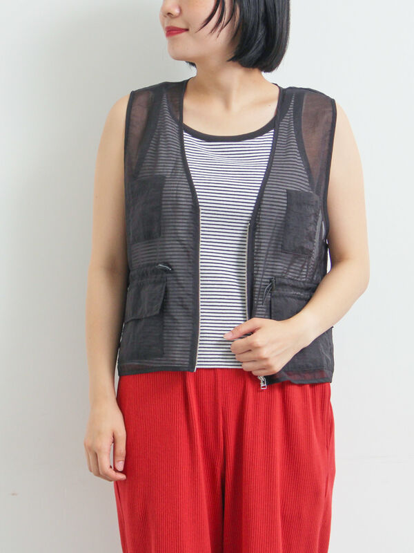 セール】 シアーナイロンジップベスト（オフホワイト/ブラック/ピンク