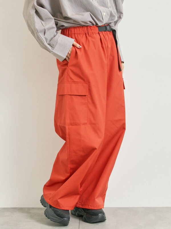 ベルト付きカーゴパンツ（チャコールグレー/レッド/カーキ