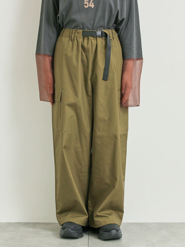 ベルト付きカーゴパンツ（チャコールグレー/レッド/カーキ
