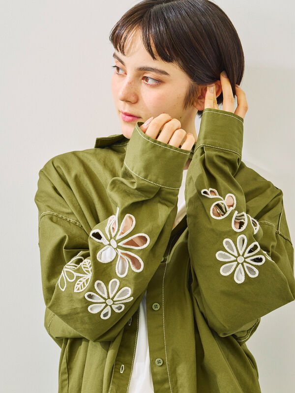 くり抜きフラワー刺繍シャツ（カーキ）｜SM2（エスエムツー）通販