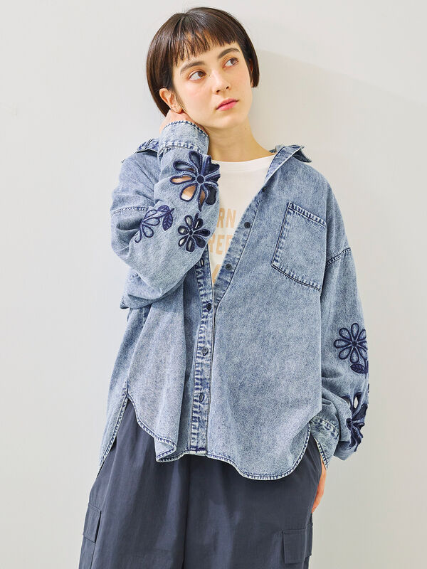 くり抜きフラワー刺繍シャツ（ブルー）｜SM2（エスエムツー）通販
