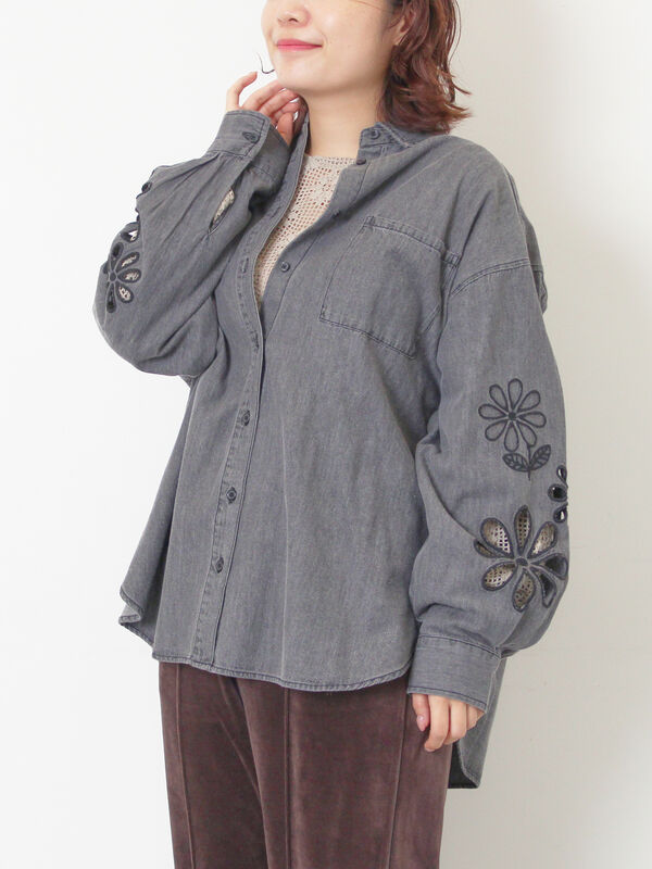 セール】 くり抜きフラワー刺繍シャツ（ブラック/カーキ/ブルー