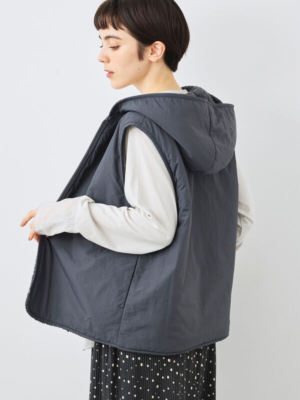 リバーシブルボアベスト（チャコールグレー/モカ/キナリ/アウター