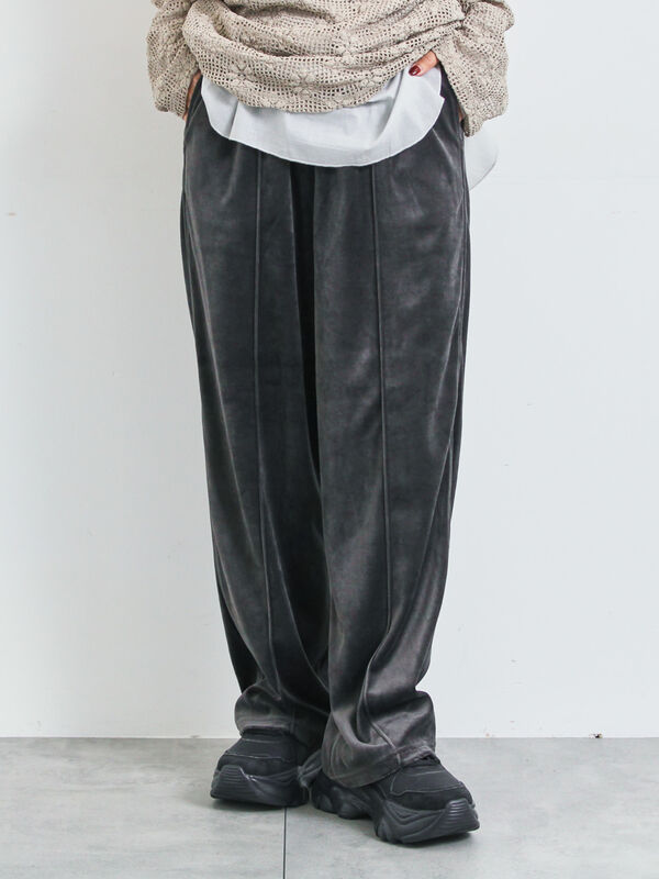 ラビットベロアイージーパンツ（グレー/ブラック/ダークオレンジ