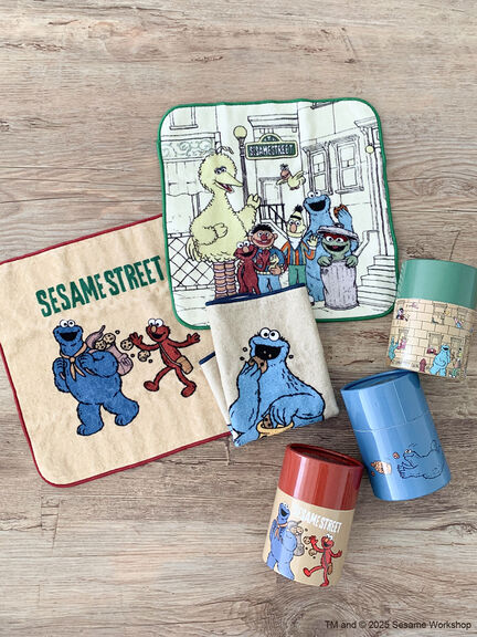 【SESAME STREET meets Samansa Mos2 home's】ケース入りハンカチ（レッド/グリーン/ブルー）｜Samansa Mos2 home's（サマンサモスモスホームズ）通販